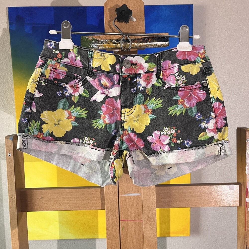 LEI Ashley Low Rise Size 7 29 Waist Floral Jean Shorts Cuffed vintage